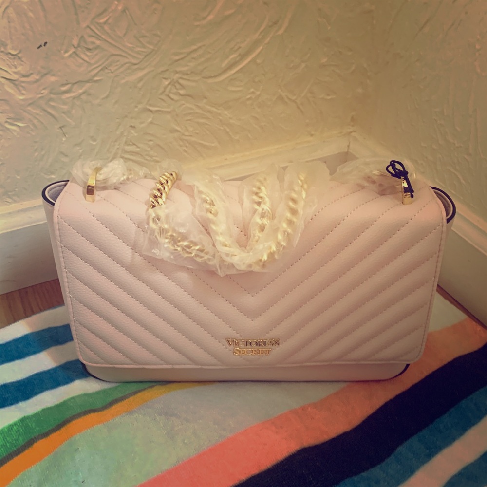 NWT Victoria’s Secret crossbody bag💗